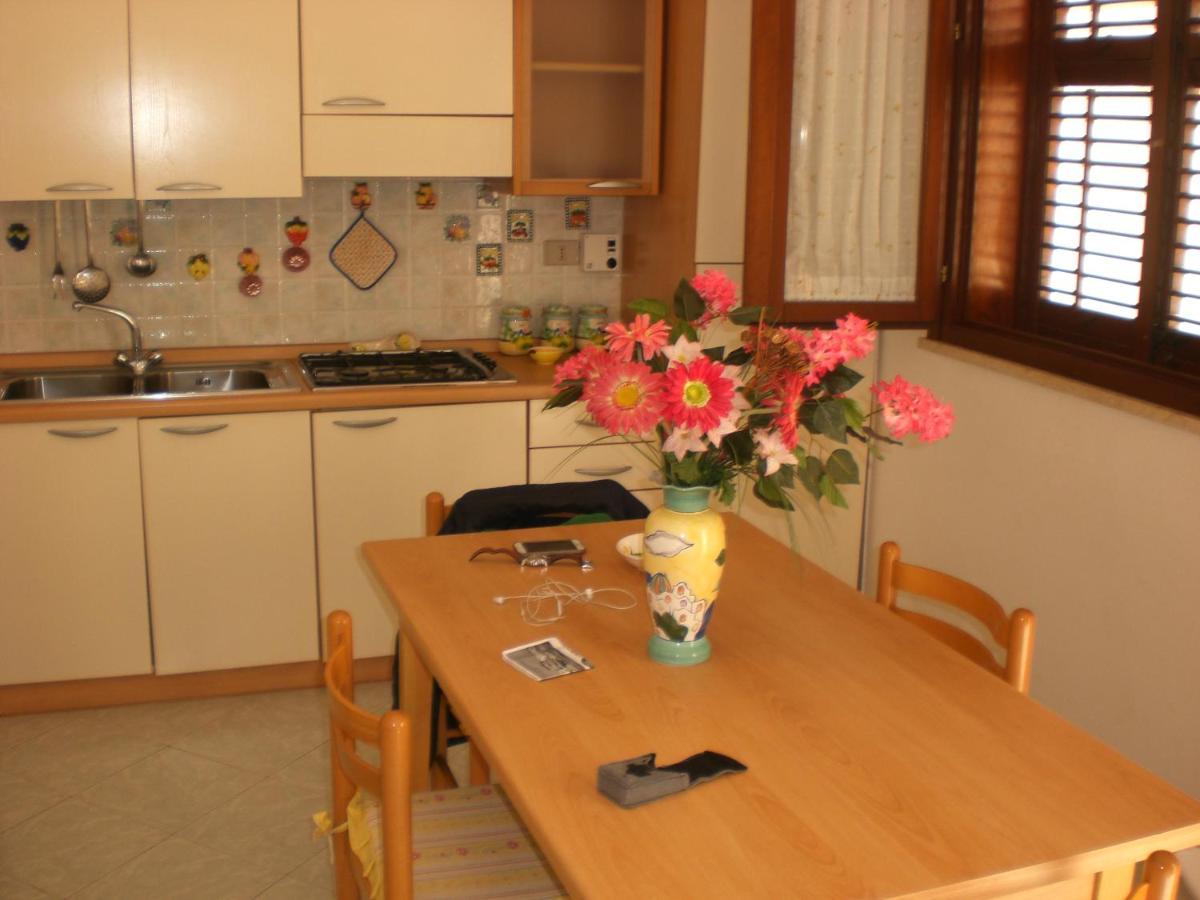 Casa Vacanza Spiaggia Praia Favignana Ngoại thất bức ảnh
